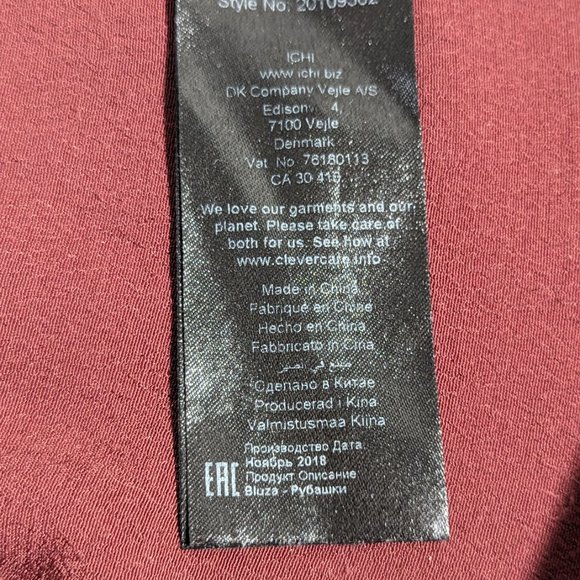 Short Sleeve button front blouse - Picture 7 of 10